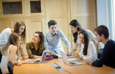 Study_group_of_7_students